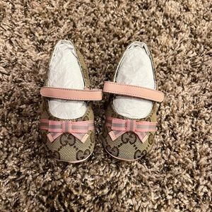gucci baby shoes